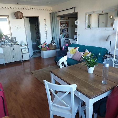 Chambre Chez L'Habitante Avec Salle De Bain Et Cuisine Communes - Presence D'Un Chat Bordeaux Luaran gambar